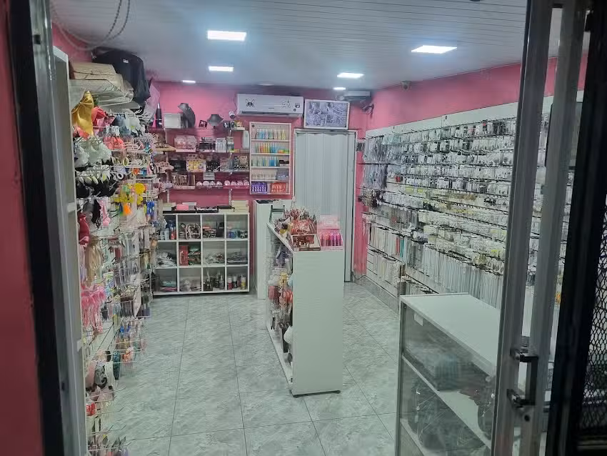 BG Bongout Accesorios y acero quirurgico