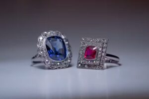 Deco &ndash; Antiques & Jewelry