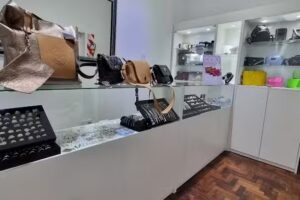 LA BOH&Egrave;ME, Boutique de Joyas