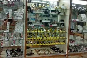 M y M JOYERÍA Y RELOJERÍA