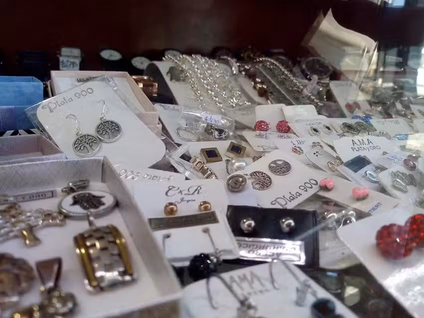 Relojeria y Joyer&iacute;a &ldquo;Universal&rdquo;