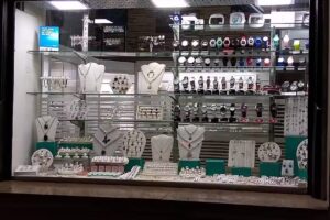 UNIVERSAL joyería relojería